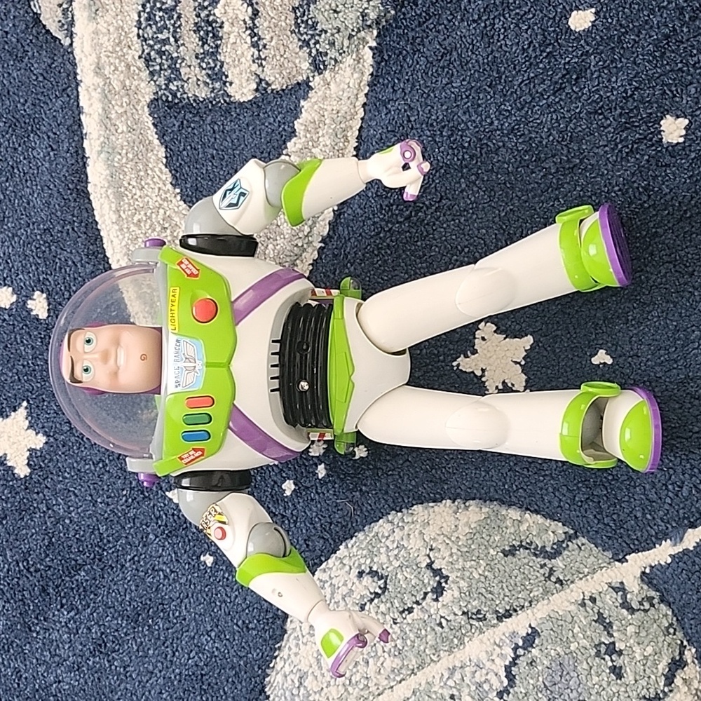 BUZZ LIGHTYEAR
